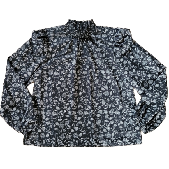 MELLODAY Tops - 🌟 NWT MELLODAY Black/White Floral Blouse MockNeck Big Shoulders PuffSleeve Sz L